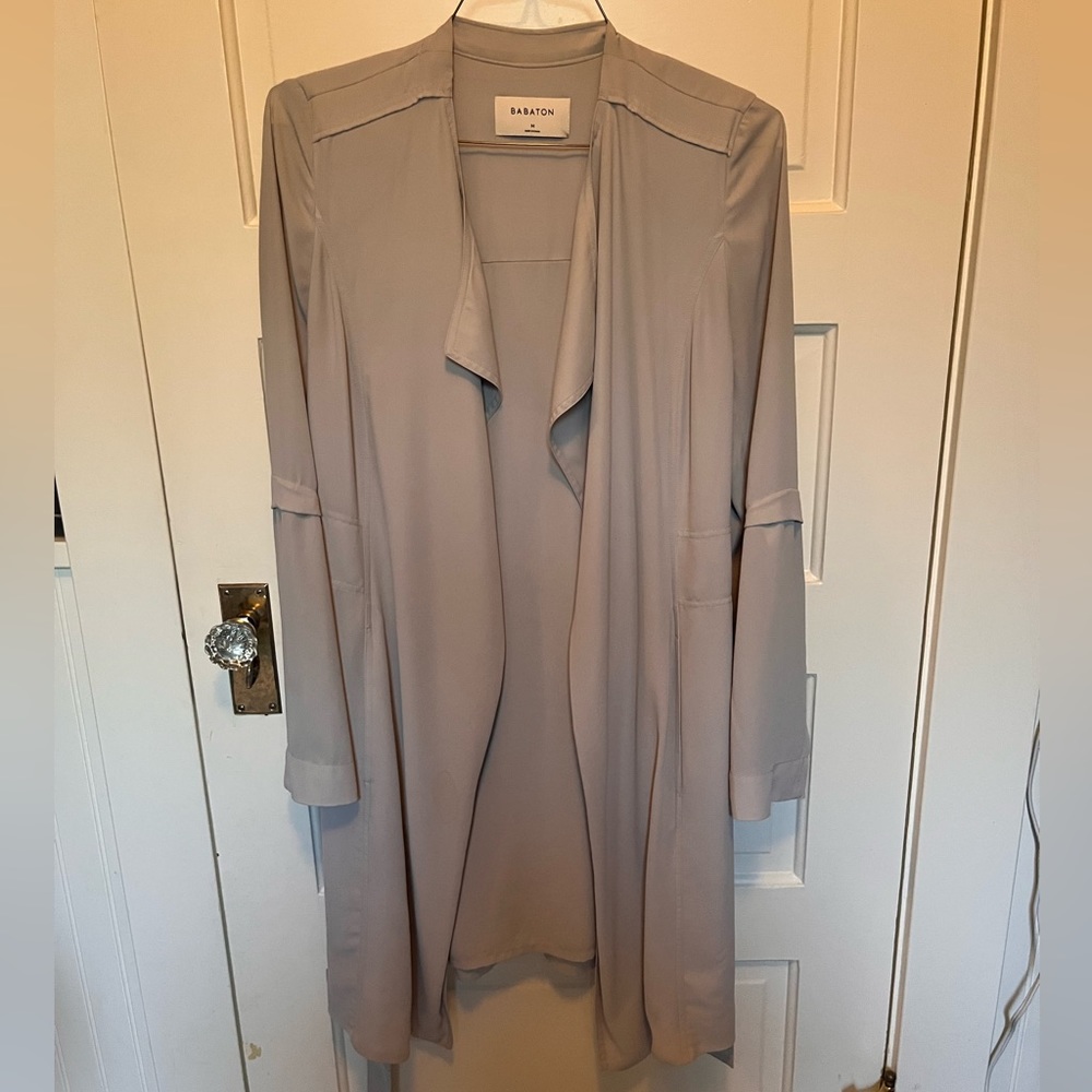 Aritzia Babaton Flowy Trench Coat in Light Gray